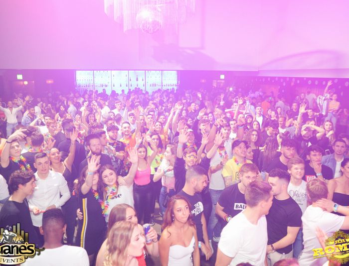 Rompe Mi Gente Aura Club