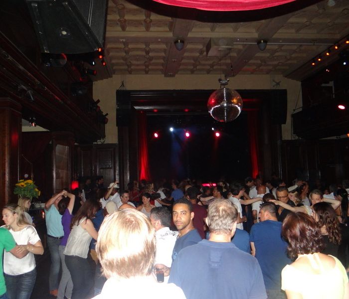 Bailando